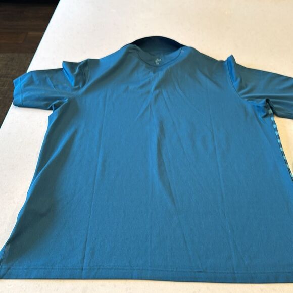 Ashworth Men's Blue Striped Polo golf size large, Shirt lightweight fabric, cool - Picture 7 of 7